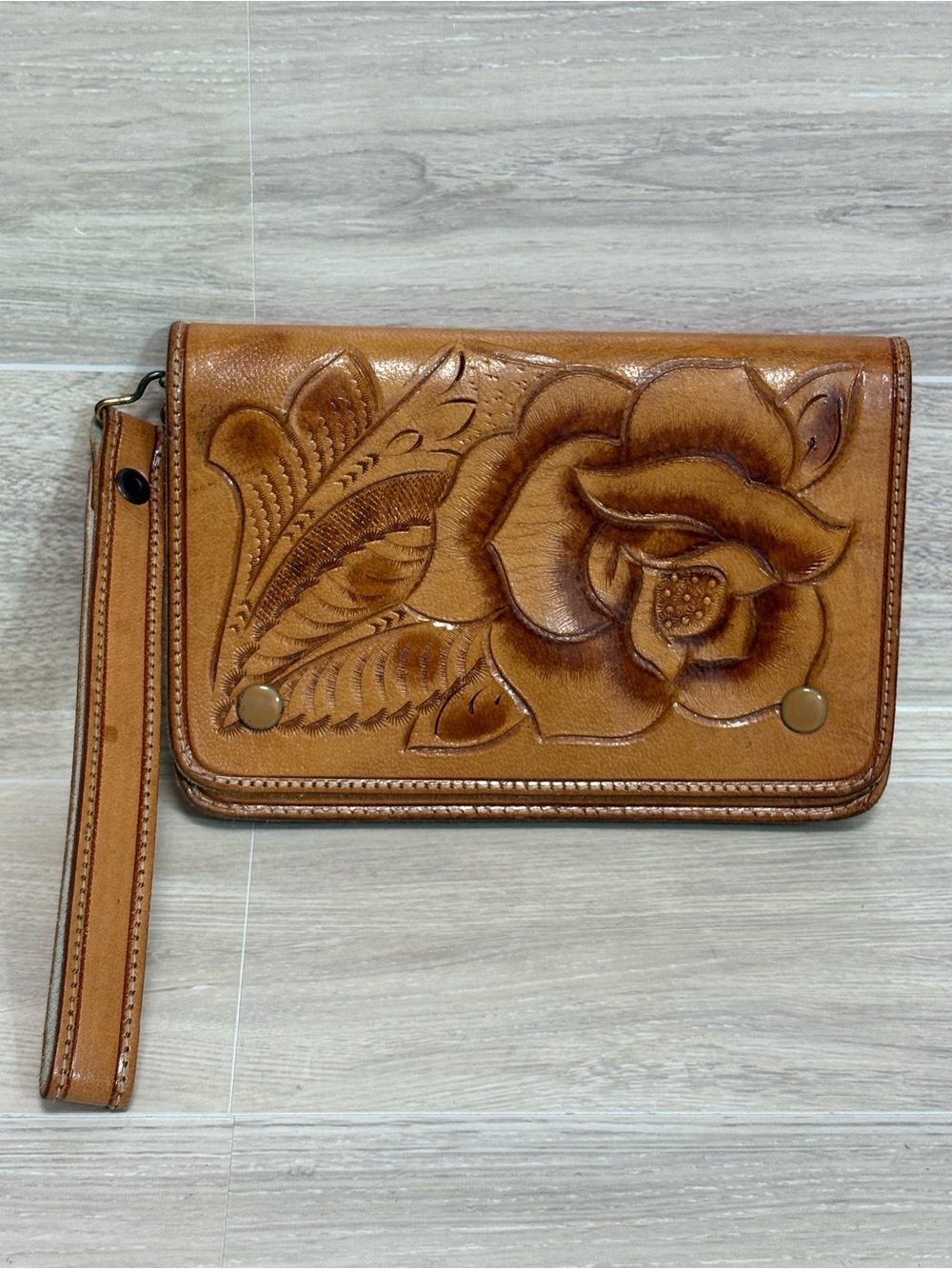 VTG Say Mexico / Floral Embossed Leather Wallet Wristlet